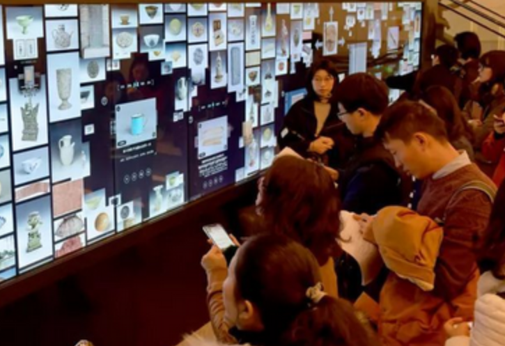 大屏魔墙互动：开启沉浸式视觉盛宴新时代