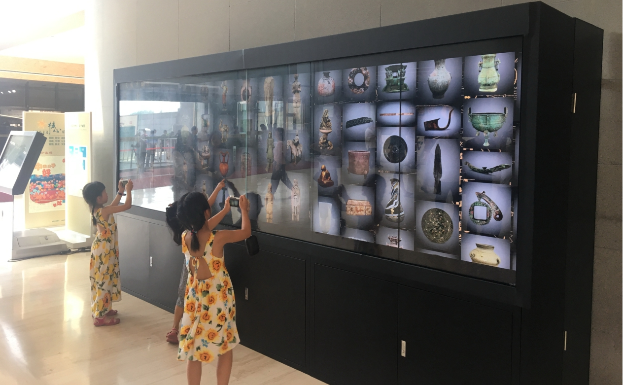 大屏魔墙互动技术：革新信息展示与交互的新篇章